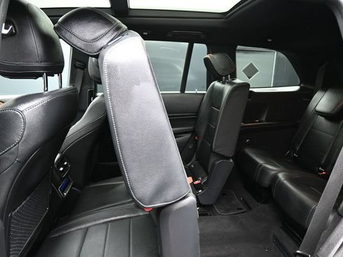 Used 2025 Mercedes-Benz GLS 450 4MATIC image 28