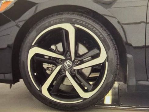 Used 2022 Honda Accord Sport image 9