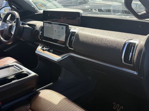 Used 2025 Ford Expedition King Ranch image 27