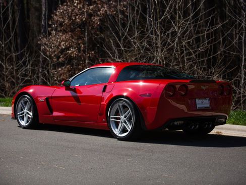 Used 2007 Chevrolet Corvette Z06 w/ Preferred Equipment Group RWD image 18