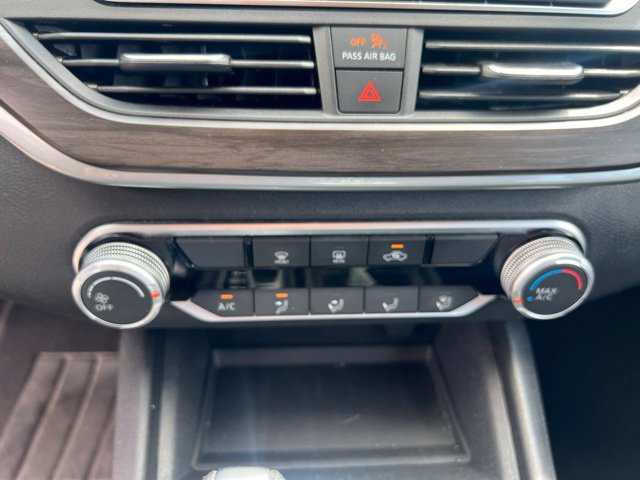 Used 2025 Nissan Altima 2.5 SV FWD image 8