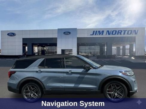 Used 2025 Ford Explorer ST AWD/4WD image 3