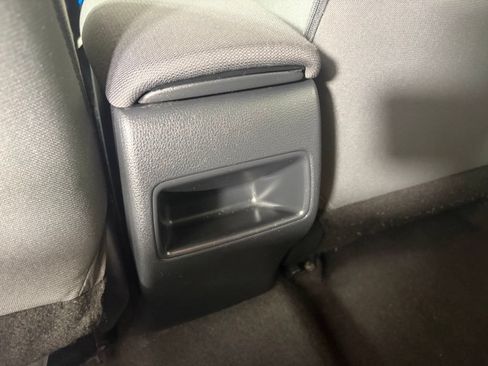 Used 2021 Toyota Corolla LE FWD image 14