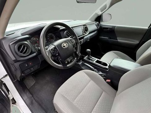 Used 2022 Toyota Tacoma SR image 17