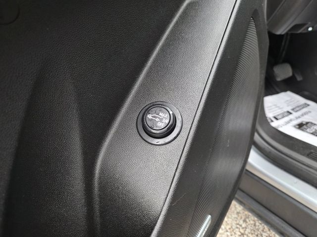 Used 2023 Chevrolet Equinox RS w/ RS Leather Package FWD image 15