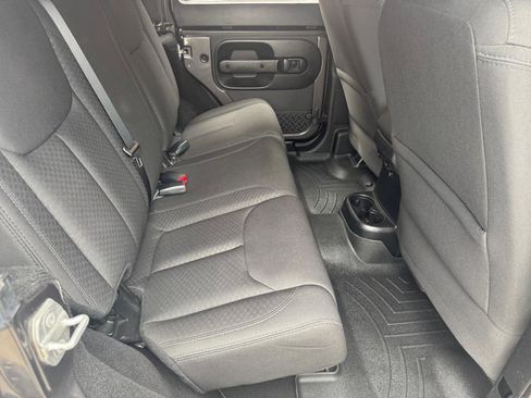 Used 2016 Jeep Wrangler Unlimited Sport w/ Connectivity Group image 14