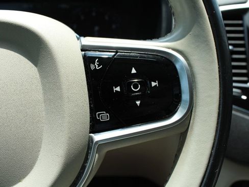 Used 2017 Volvo XC90 T6 Momentum w/ Vision Package AWD/4WD image 25