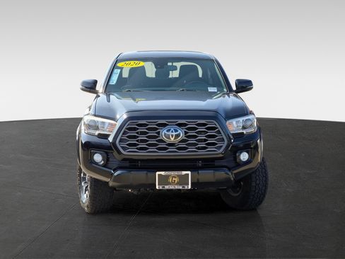 Used 2020 Toyota Tacoma TRD Off-Road image 3