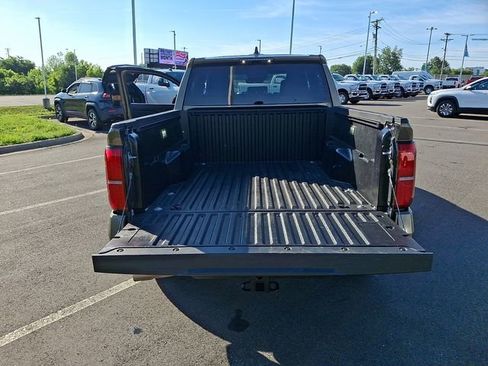 Used 2025 Toyota Tacoma TRD Sport AWD/4WD image 29