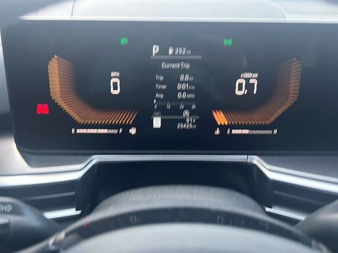 Used 2025 Kia Sorento S w/ Panoramic Sunroof Package FWD image 4