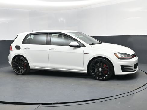 Used 2017 Volkswagen GTI S image 2