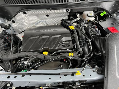 Used 2025 Buick Envista Sport Touring image 32