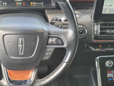 Certified 2019 Lincoln Navigator Reserve AWD/4WD image 14