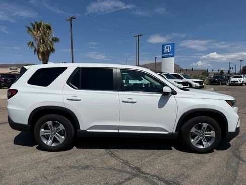 Certified 2025 Honda Pilot EX-L image 4