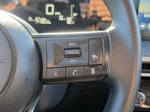 Used 2025 Nissan Kicks SV w/ Illumination Package image 27