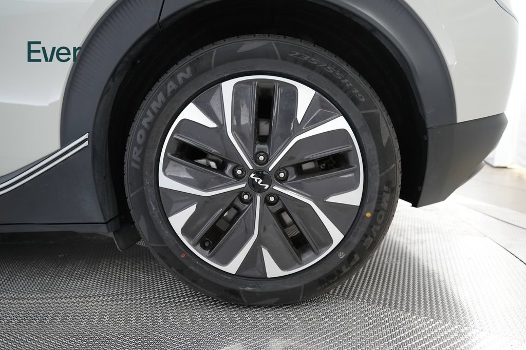 Used 2024 Kia EV6 Light AWD/4WD image 9