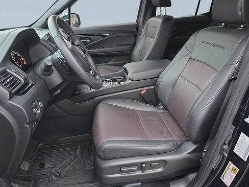 Used 2024 Honda Ridgeline Black Edition image 11