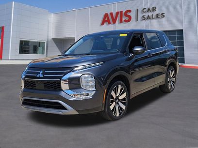 Used 2025 Mitsubishi Outlander SE