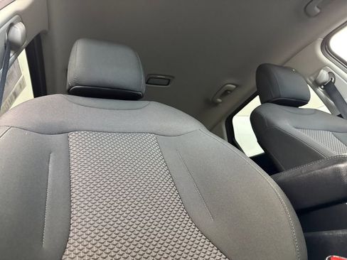 Used 2024 Kia Sportage LX image 16