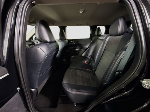 Used 2024 Mitsubishi Outlander SE Black Edition image 25