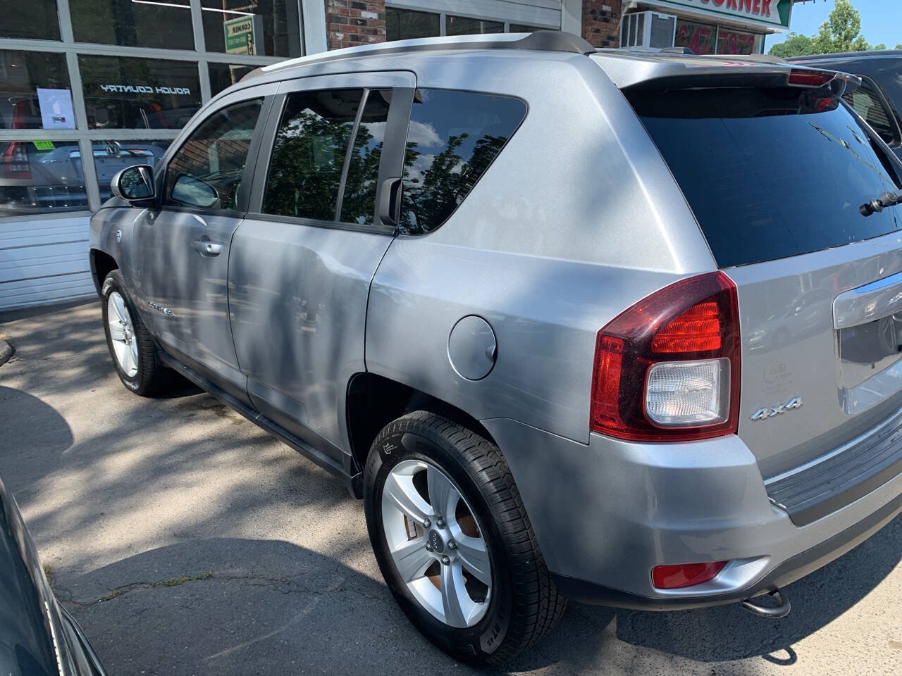 Used 2017 Jeep Compass Latitude AWD/4WD image 7