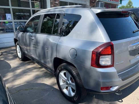 Used 2017 Jeep Compass Latitude AWD/4WD image 7