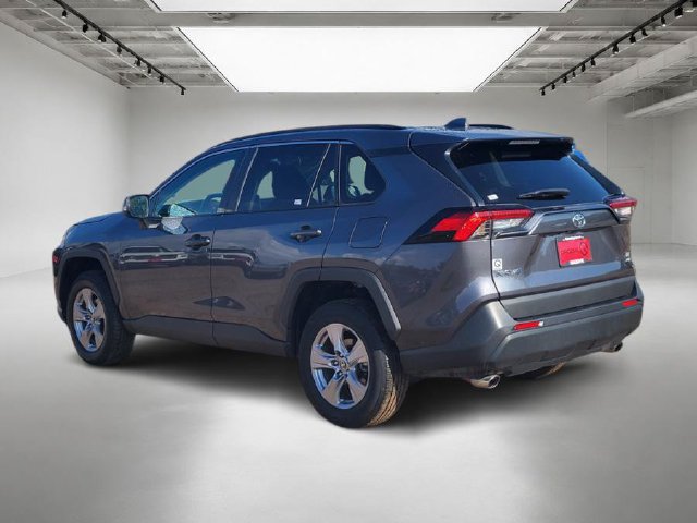 Used 2025 Toyota RAV4 XLE AWD/4WD image 3