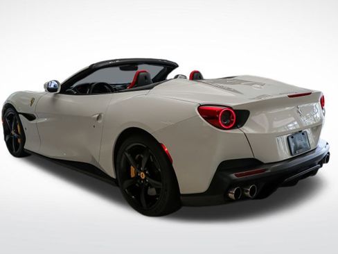 Used 2020 Ferrari Portofino image 3