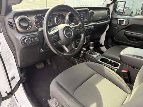 Used 2021 Jeep Wrangler Sport S image 19