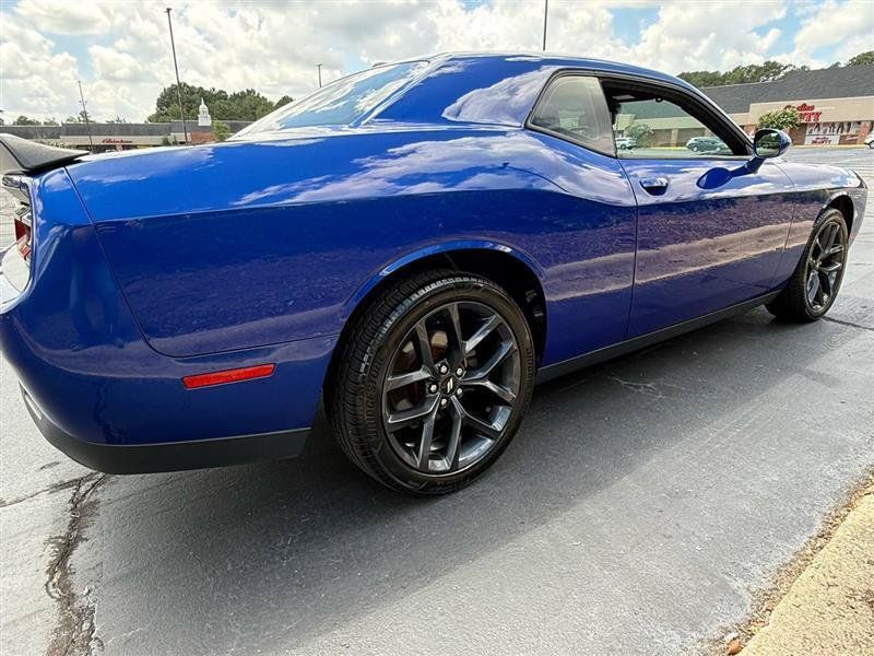 Used 2019 Dodge Challenger SXT w/ Blacktop Package RWD image 7