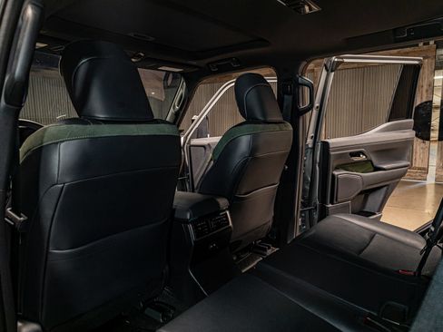 Used 2024 Lexus GX 550 AWD/4WD image 23