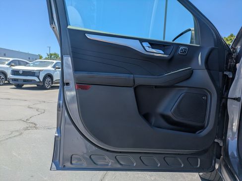 Used 2021 Ford Escape Titanium AWD/4WD image 14