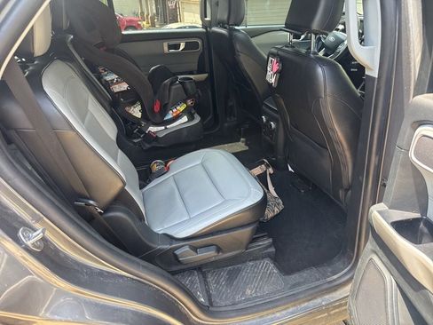 Used 2021 Ford Explorer XLT w/ Equipment Group 202A RWD image 31