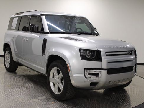 Used 2022 Land Rover Defender 110 XS Edition AWD/4WD image 9