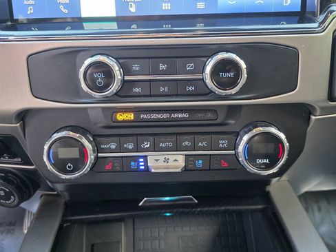 Used 2022 Ford F250 Platinum w/ Tremor Off-Road Package AWD/4WD image 15