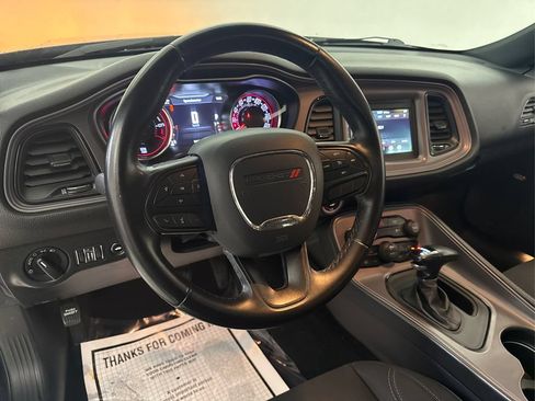 Used 2023 Dodge Challenger SXT RWD image 39