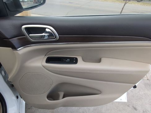 Used 2015 Jeep Grand Cherokee Overland w/ Advanced Technology Group image 33