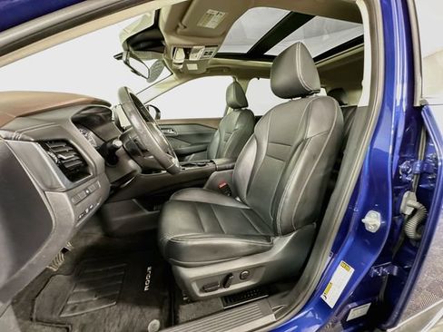 Used 2023 Nissan Rogue SL w/ SL Premium Package AWD/4WD image 4