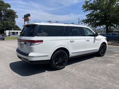 Used 2022 Lincoln Navigator L Reserve w/ Monochromatic Package RWD image 3