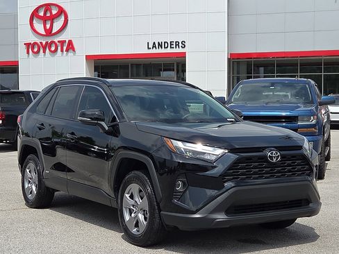 Used 2025 Toyota RAV4 XLE w/ Convenience Package AWD/4WD image 1