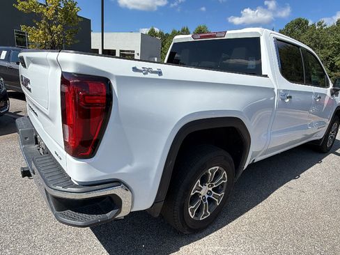 Used 2025 GMC Sierra 1500 SLT AWD/4WD image 8