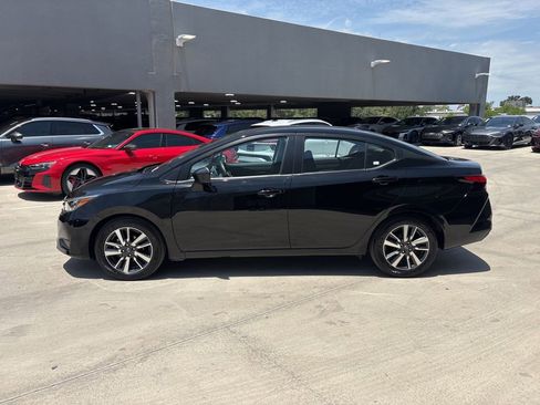Used 2025 Nissan Versa SV FWD image 9