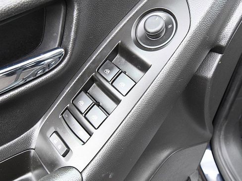 Used 2021 Chevrolet Trax LT FWD image 9