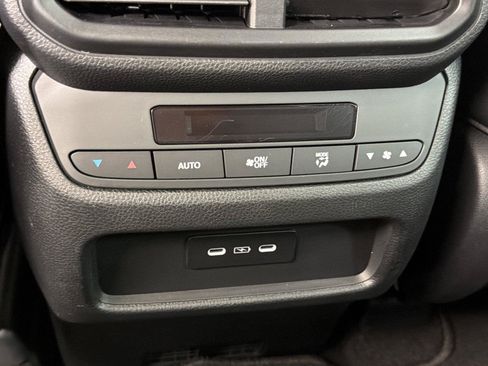 Used 2025 Honda Pilot EX-L image 21