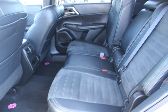 Used 2024 Mitsubishi Outlander SE AWD/4WD image 35