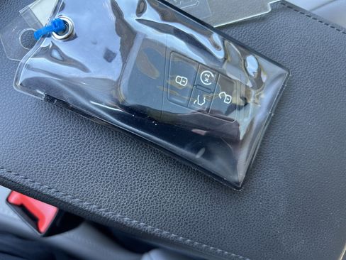 Certified 2020 Volkswagen Tiguan SEL image 35