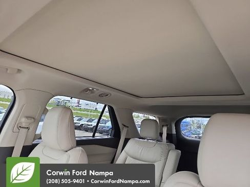 Used 2020 Ford Explorer Platinum w/ Premium Technology Package AWD/4WD image 13