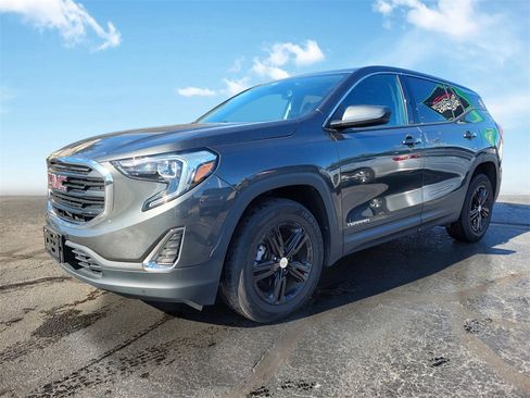 Used 2020 GMC Terrain SLE image 2