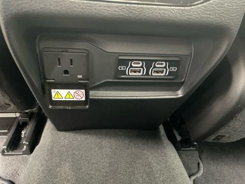 Used 2025 Jeep Grand Cherokee Altitude AWD/4WD image 20