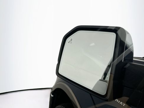 Used 2019 Ford F150 Lariat image 16